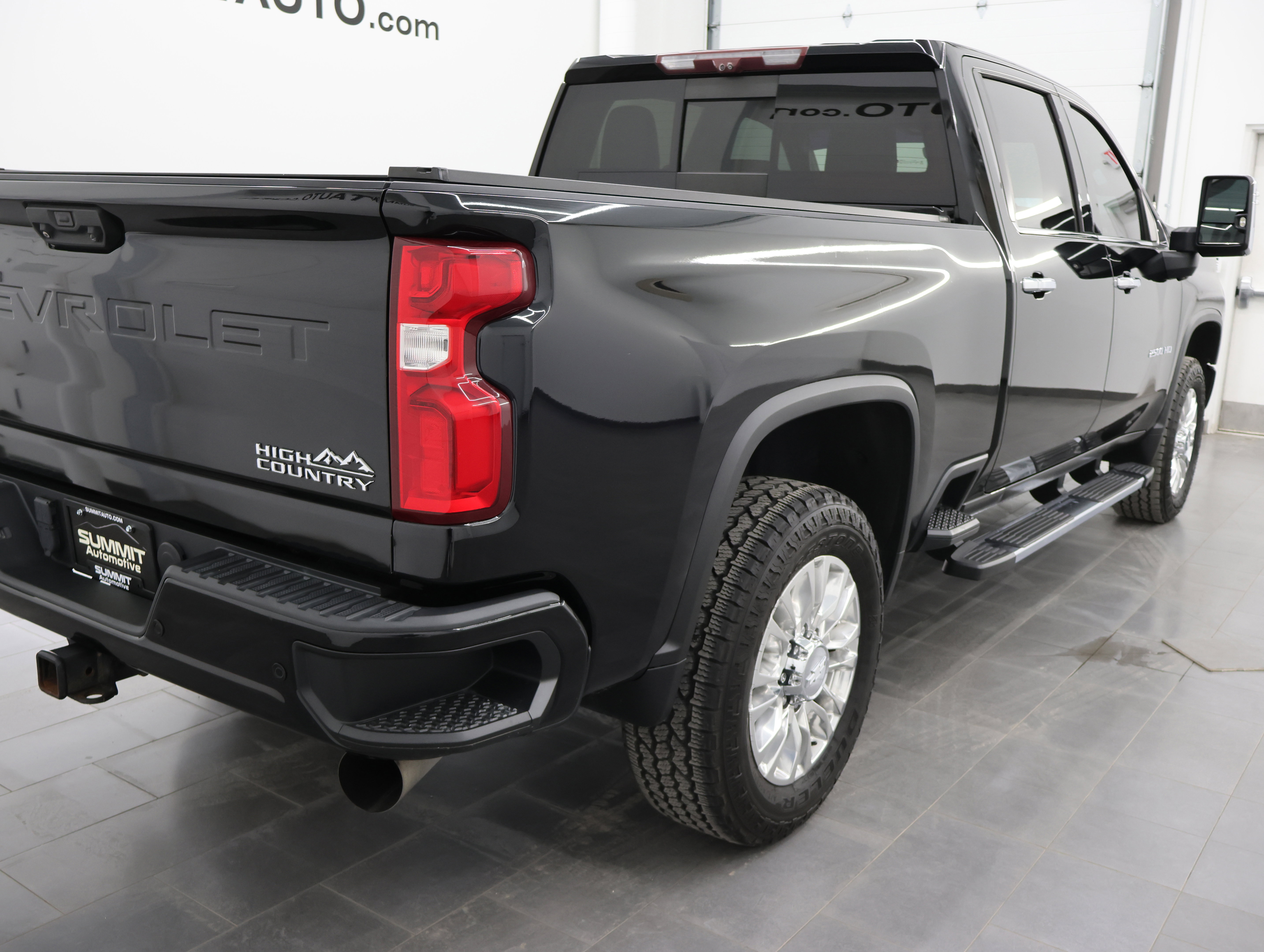 Used 2021 Chevrolet Silverado 2500 High Country w/ Z71 Off-Road Package image 4