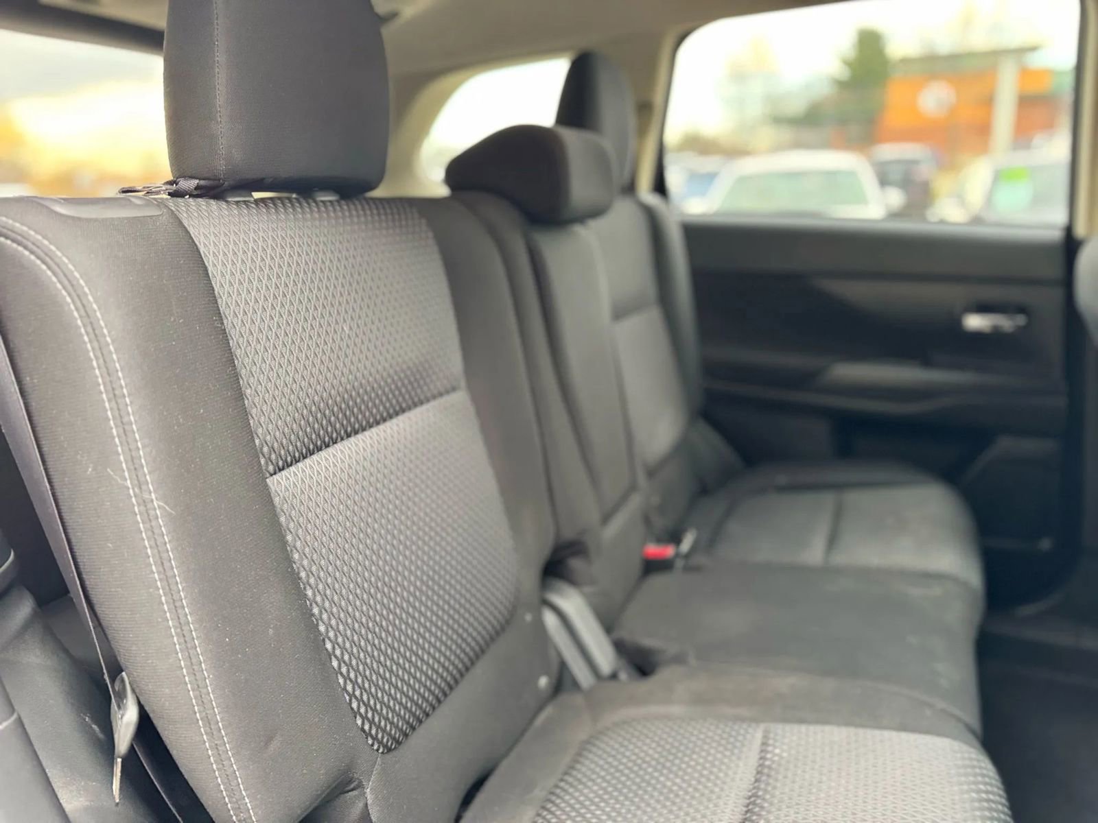 Used 2017 Mitsubishi Outlander SE image 10