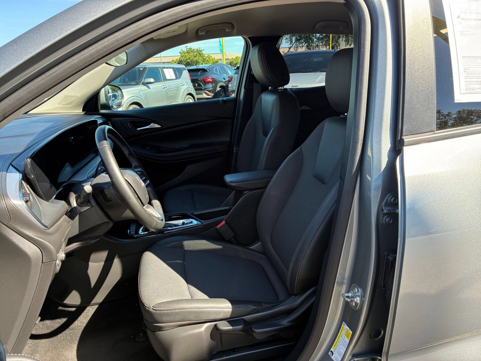 Used 2025 Buick Encore GX Preferred AWD/4WD image 25