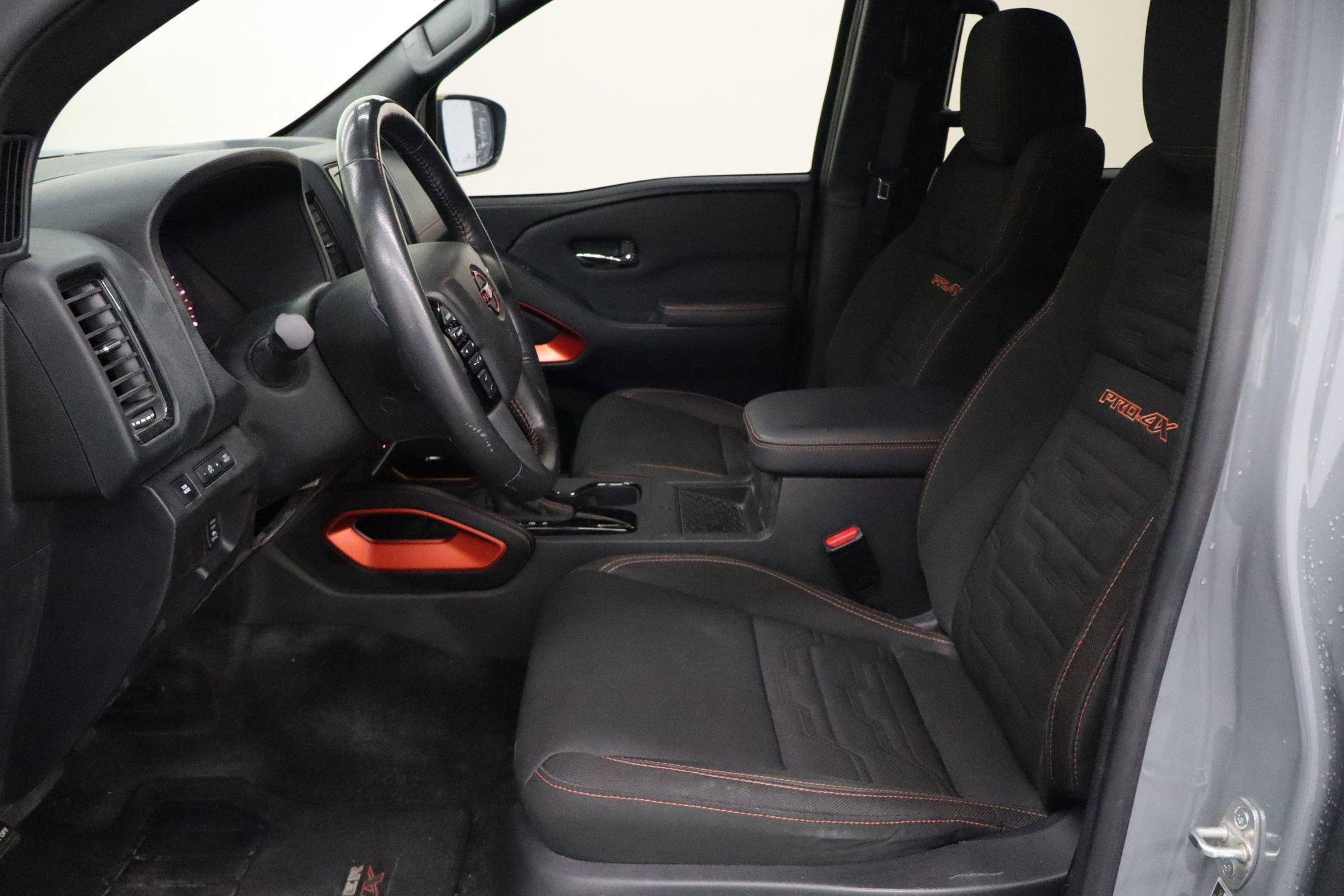 Used 2023 Nissan Frontier PRO-4X w/ Pro Convenience Package image 9