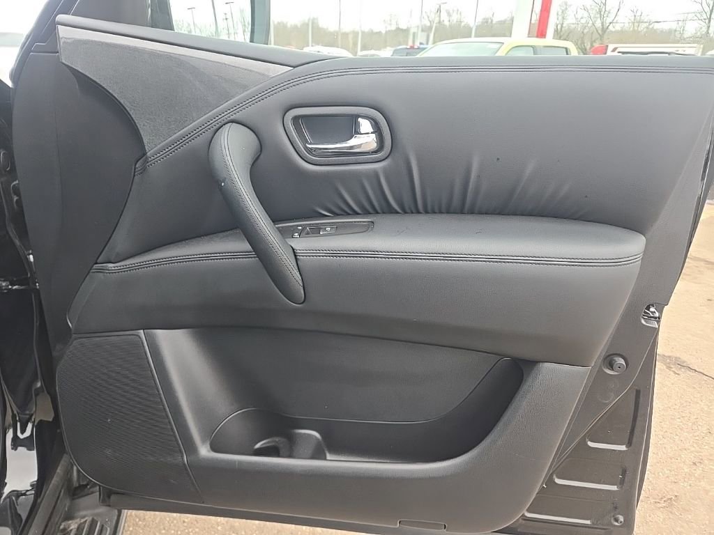 Used 2024 Nissan Armada SL w/ Midnight Edition Package image 32