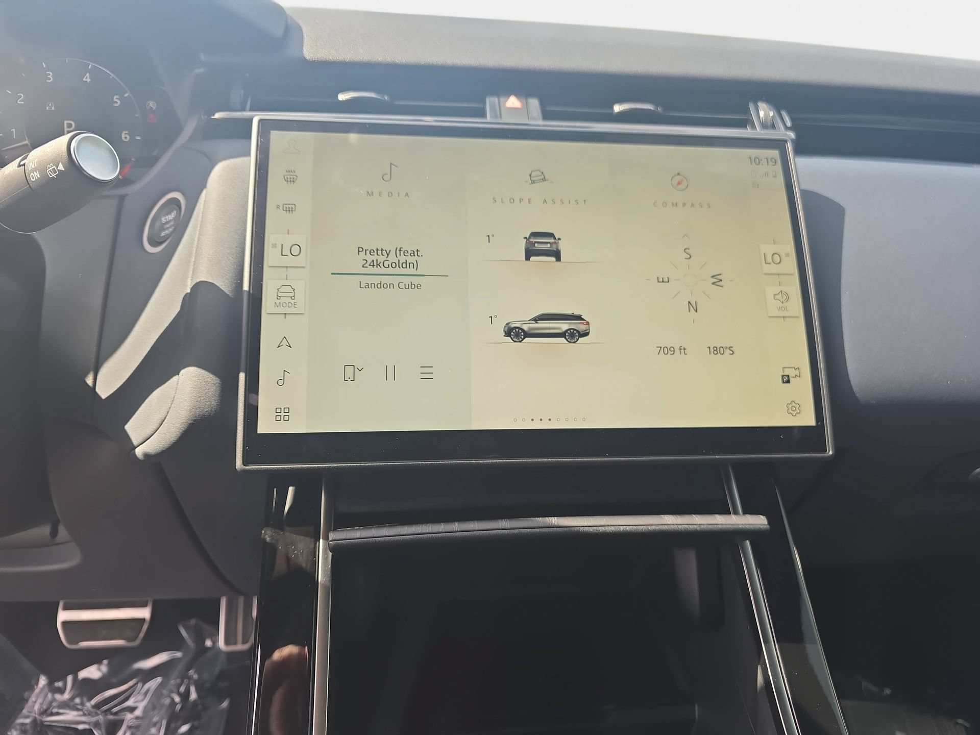 Used 2025 Land Rover Range Rover Velar Dynamic SE AWD/4WD image 20