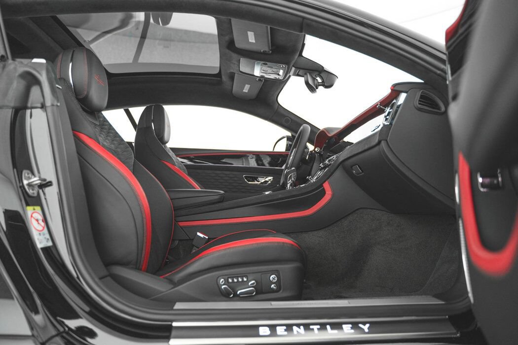 Used 2025 Bentley Continental GT Speed AWD/4WD image 32