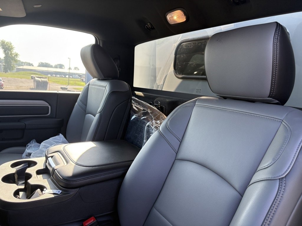 New 2024 RAM 3500 Tradesman image 10