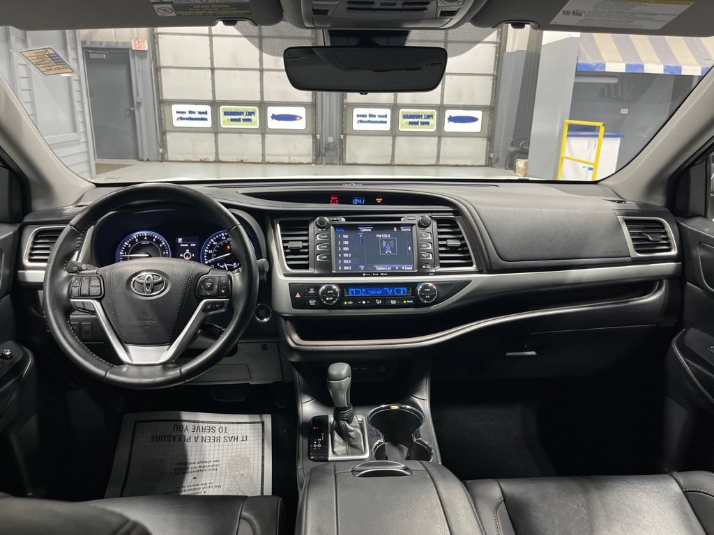 Used 2019 Toyota Highlander XLE AWD/4WD image 33