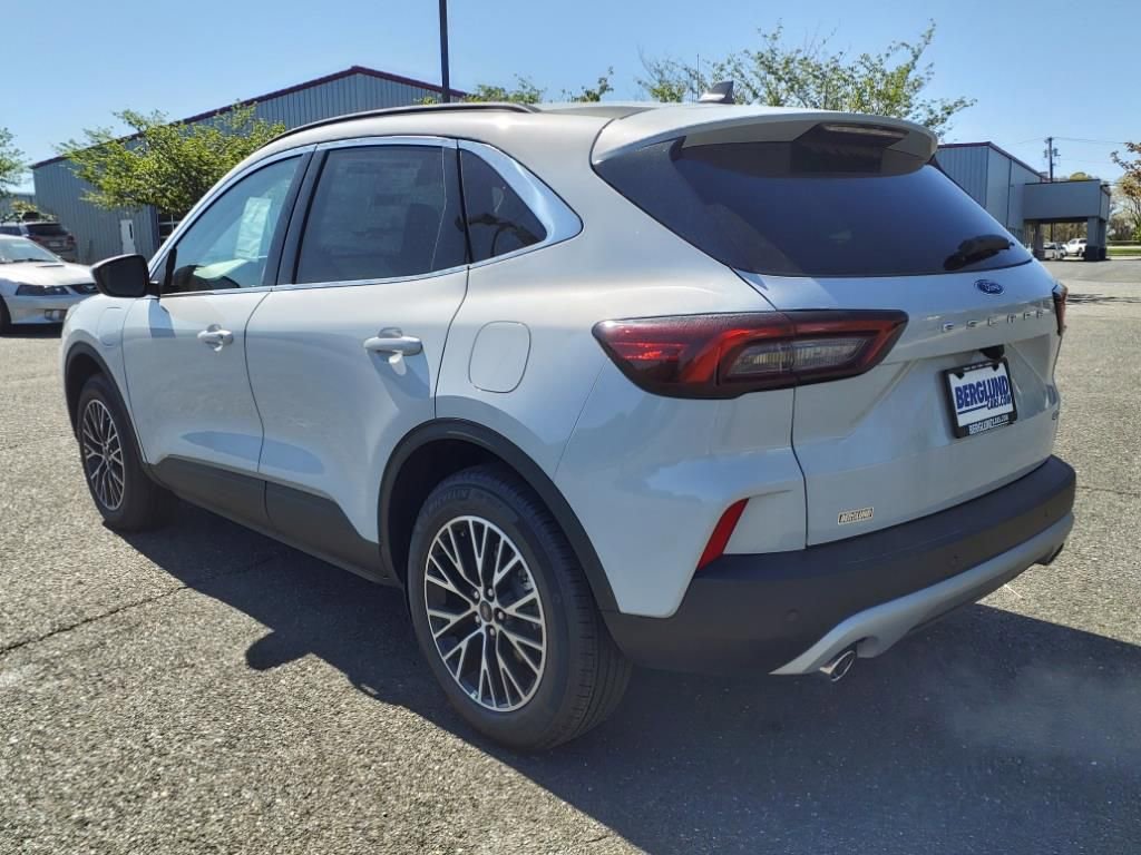 New 2025 Ford Escape SE image 7