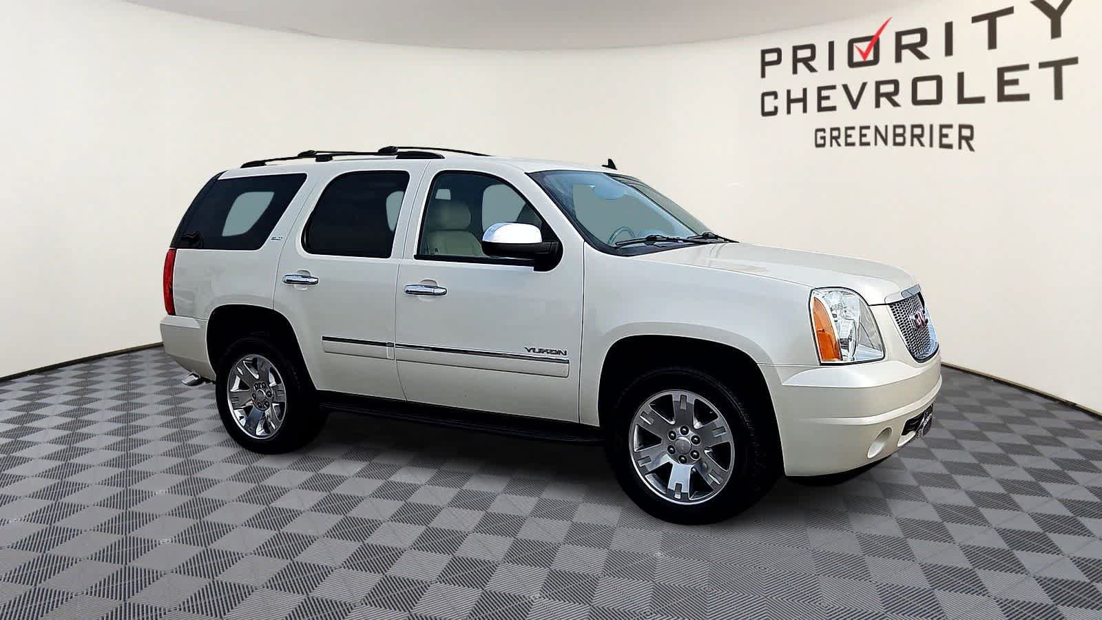 Used 2014 GMC Yukon SLT w/ Texas Edition AWD/4WD image 2