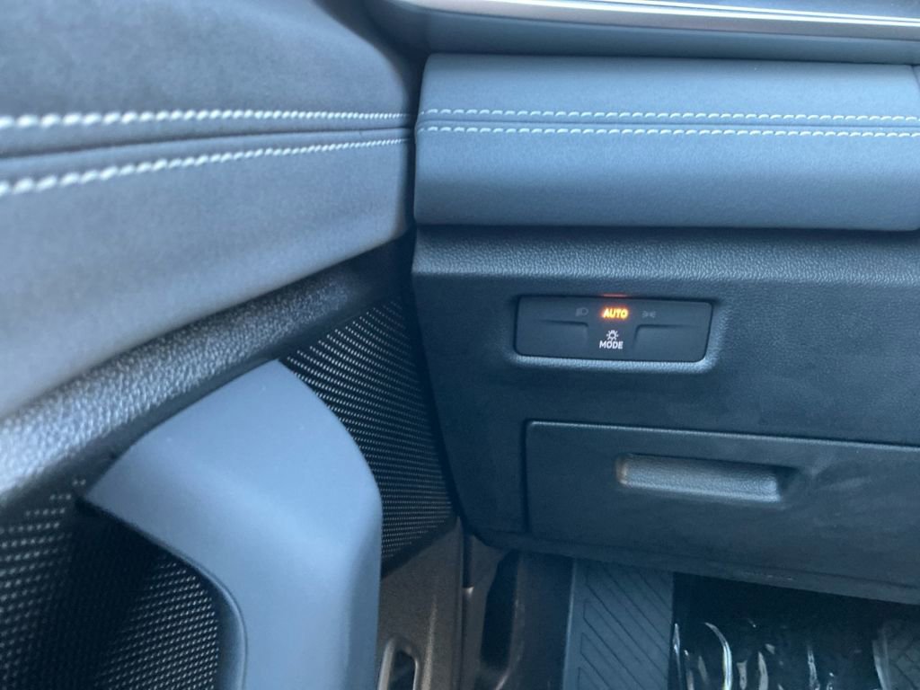 New 2025 Volkswagen Tiguan SE image 21