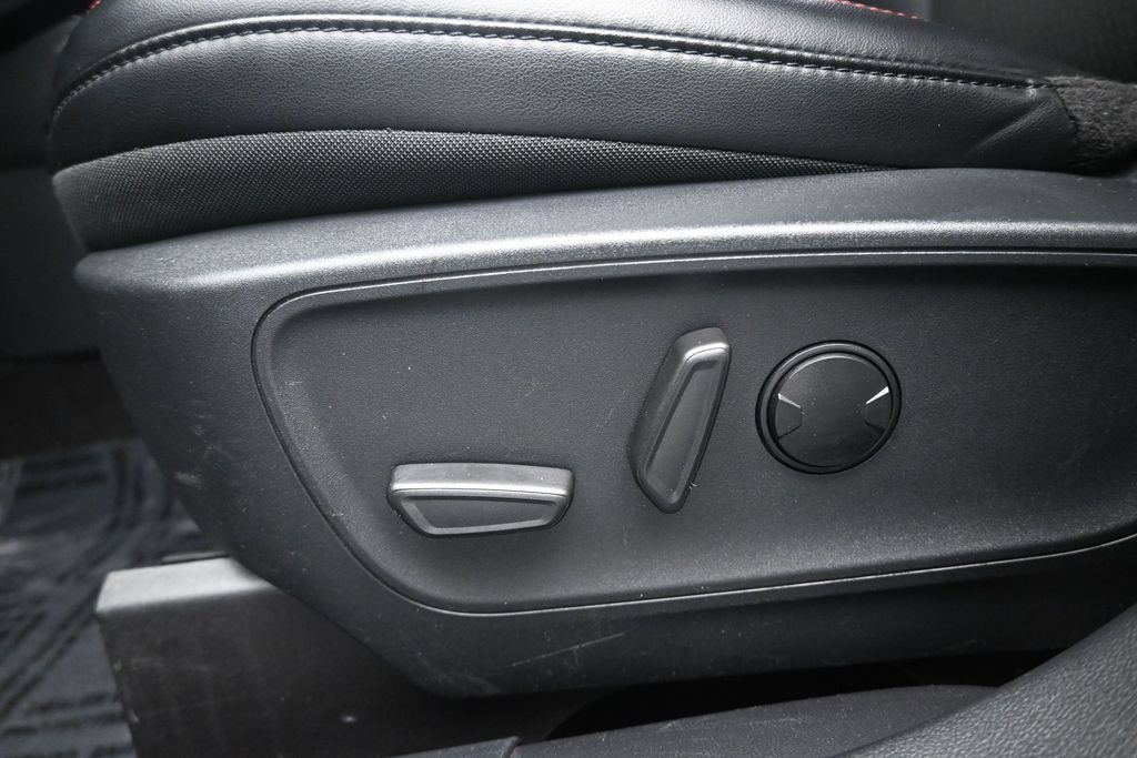 Used 2025 Ford Escape ST-Line AWD/4WD image 10