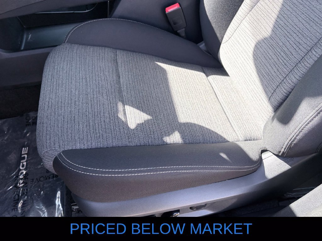 Used 2023 Nissan Rogue SV FWD image 10