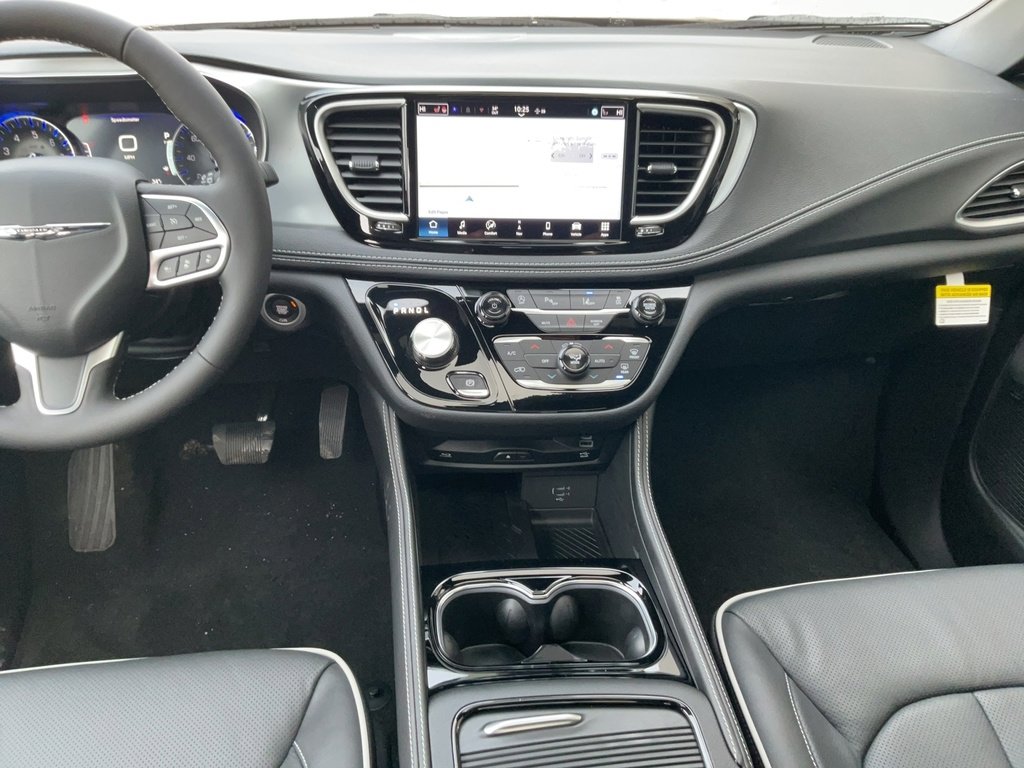 New 2026 Chrysler Pacifica Limited w/ Uconnect Theater Family Group image 12