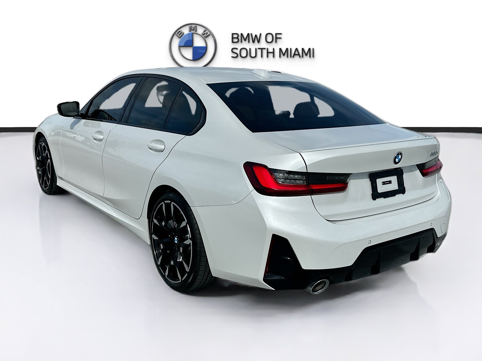 Certified 2025 BMW 330i Sedan w/ M Sport Package RWD image 5