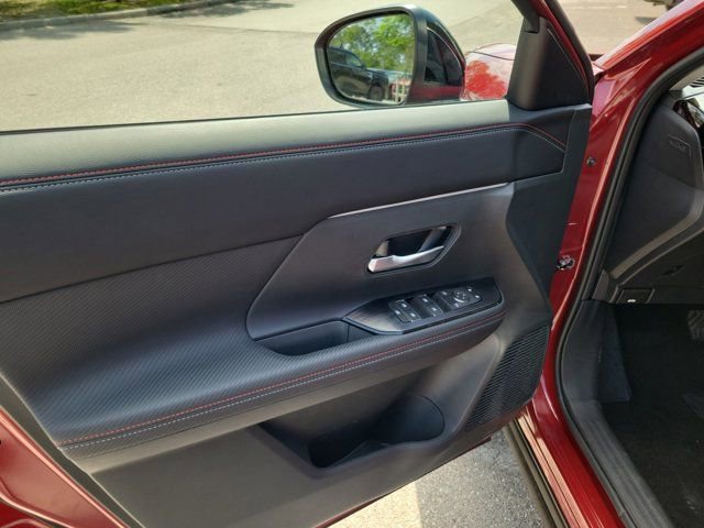 Certified 2026 Nissan Kicks SR FWD image 23