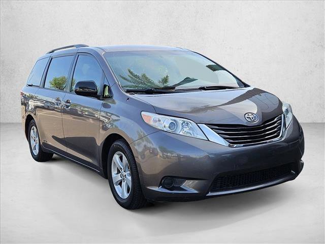 Used 2013 Toyota Sienna LE FWD image 2