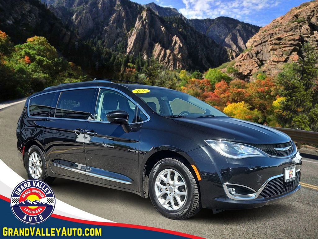 Used 2020 Chrysler Pacifica Touring-L FWD image 1