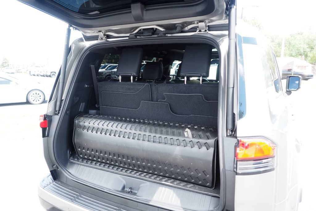 Used 2025 Lexus GX 550 w/ Accessory Package (31) AWD/4WD image 19