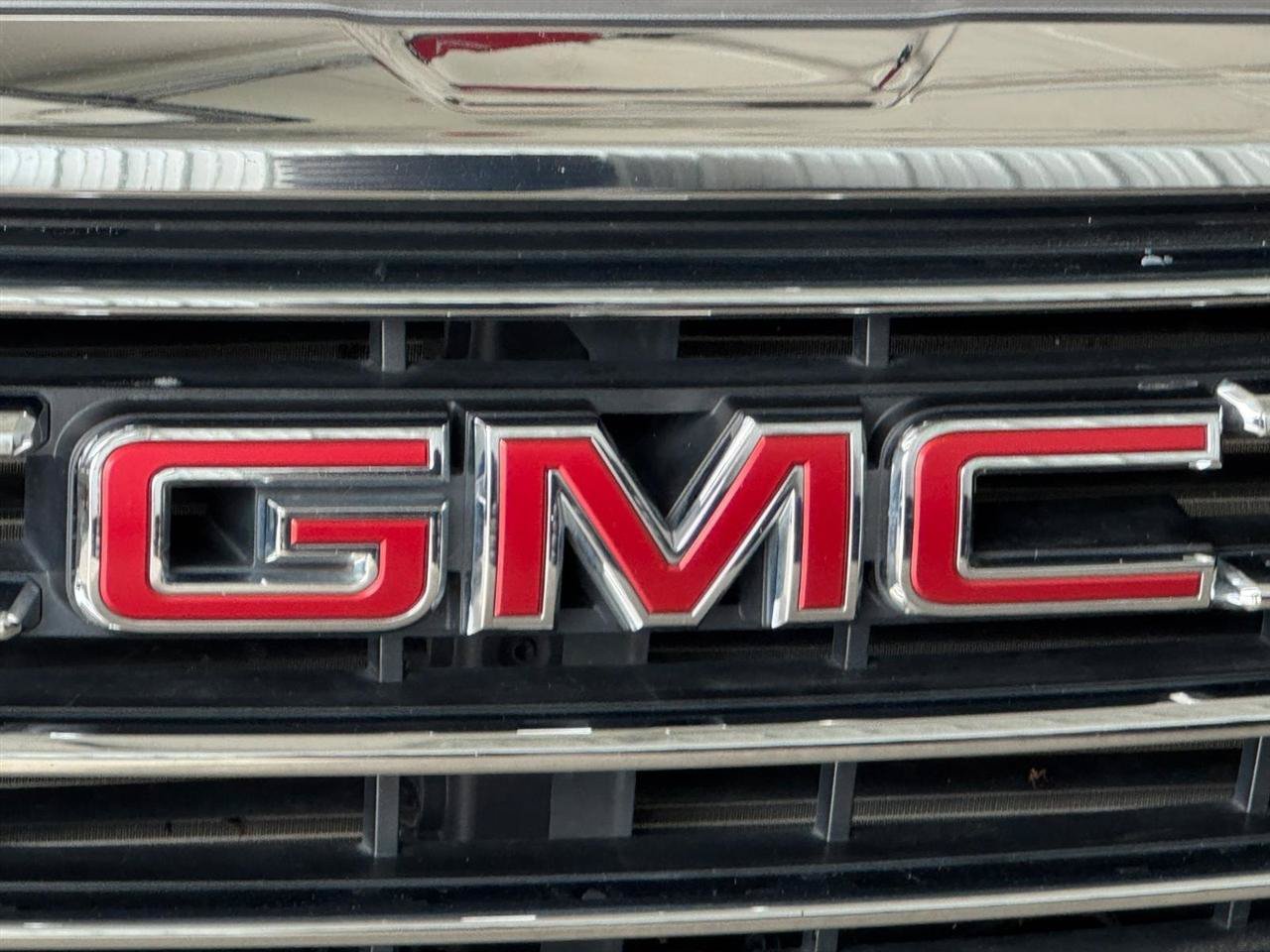 Used 2024 GMC Terrain SLT AWD/4WD image 38