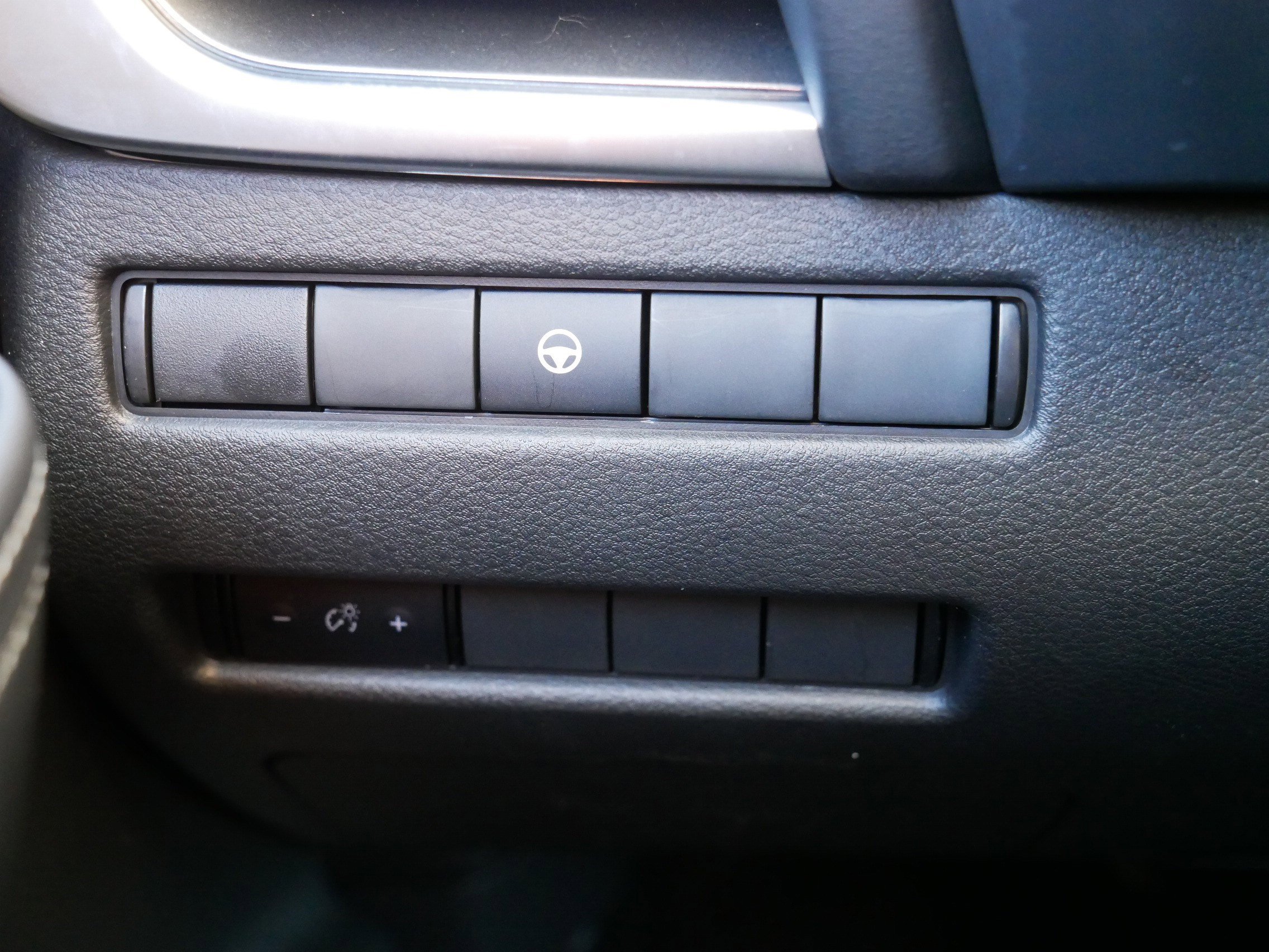 Certified 2022 Nissan Rogue SV image 26