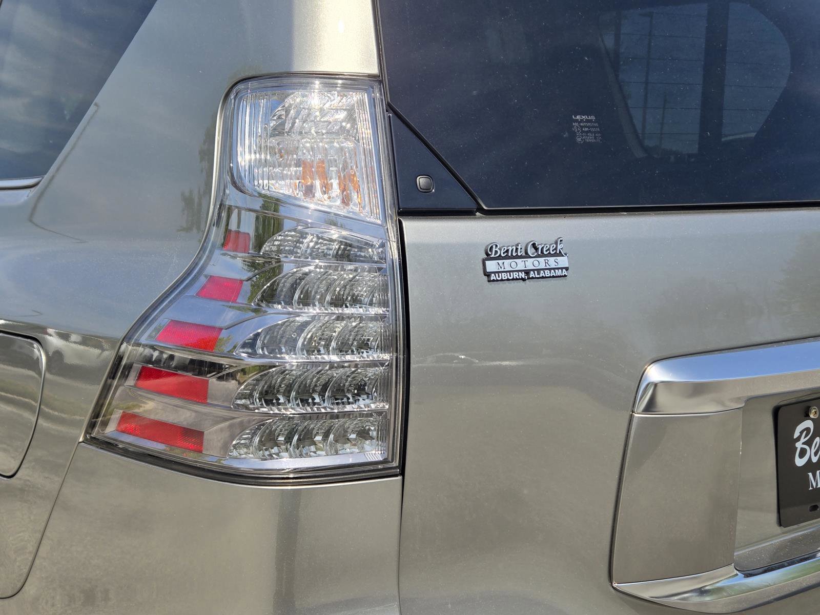 Used 2022 Lexus GX 460 Premium w/ Premium Package AWD/4WD image 9