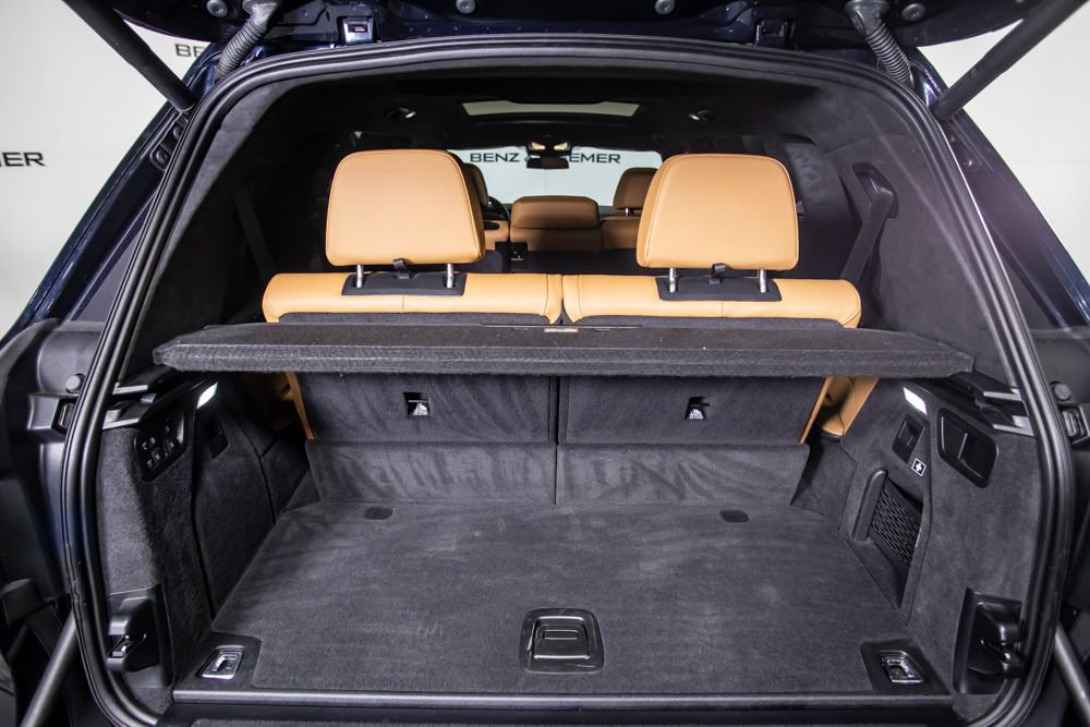 Used 2025 BMW X7 xDrive40i w/ M Sport Package AWD/4WD image 8