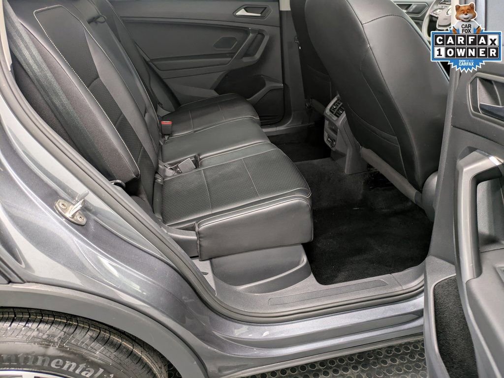 Used 2021 Volkswagen Tiguan SE w/ Panoramic Sunroof Package AWD/4WD image 31