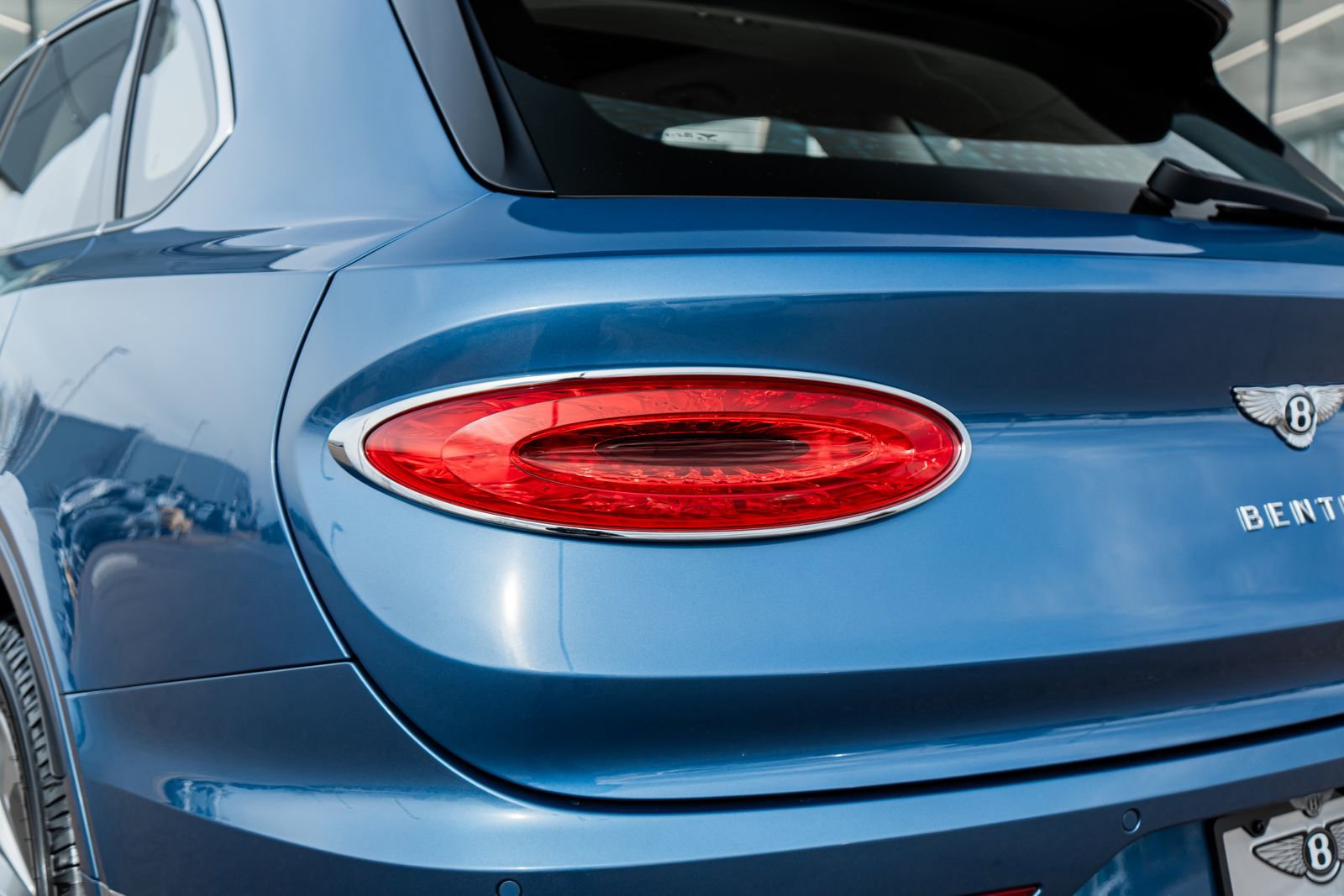 Certified 2022 Bentley Bentayga image 9
