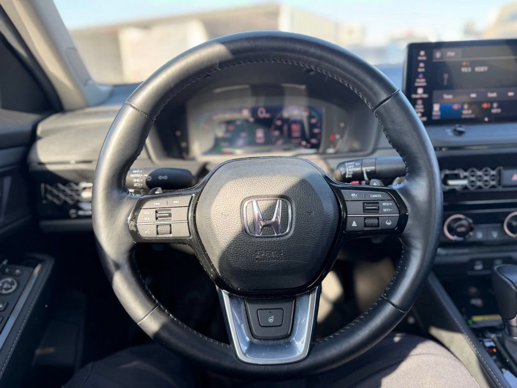 Used 2025 Honda Accord Touring image 6