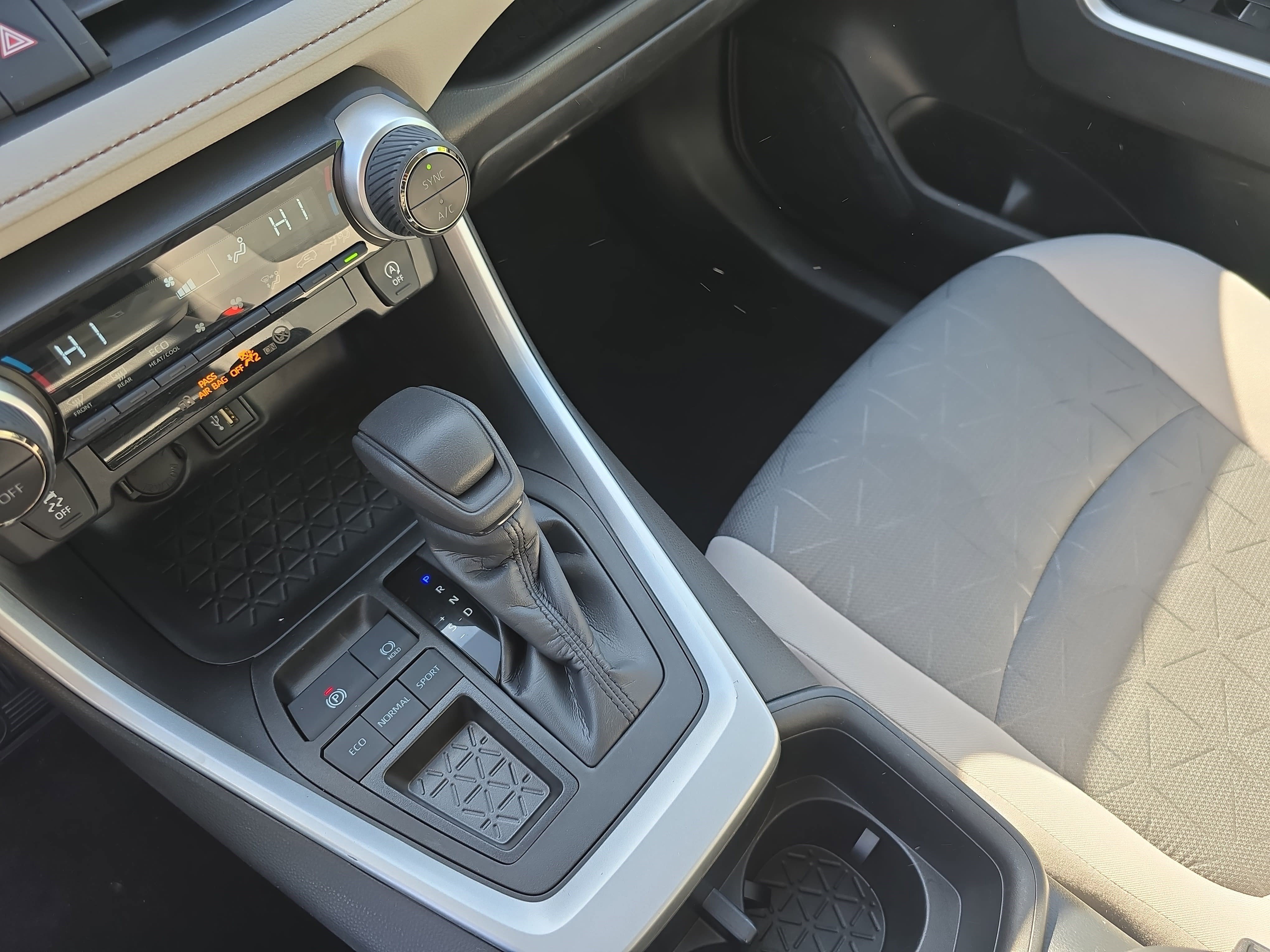 Used 2023 Toyota RAV4 XLE w/ Convenience Package FWD image 26