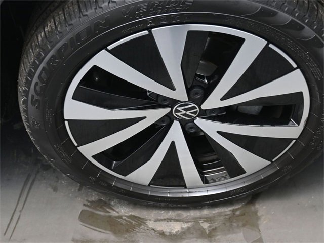 Used 2023 Volkswagen Taos SE w/ Panoramic Sunroof Package image 30