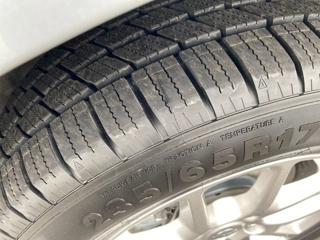 Used 2024 Chrysler Pacifica Touring-L image 23