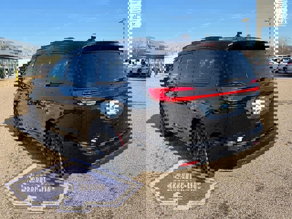 New 2026 Chrysler Pacifica Select w/ S Appearance Package image 6