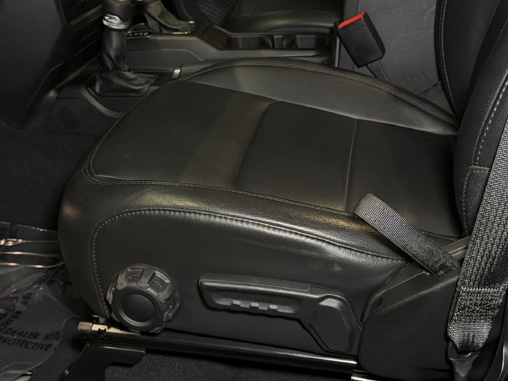Used 2022 Jeep Wrangler Unlimited Sahara AWD/4WD image 20