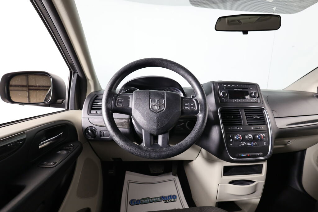 Used 2017 Dodge Grand Caravan SE image 26
