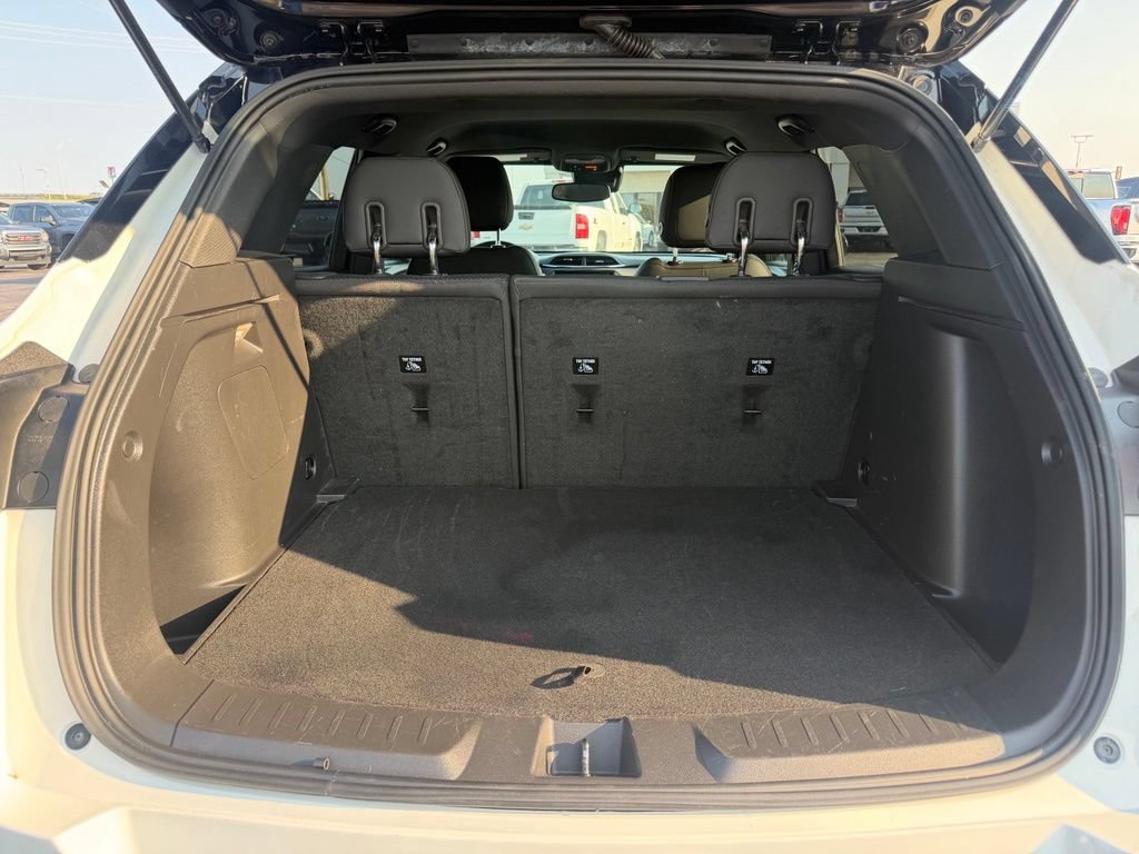 Used 2022 Chevrolet TrailBlazer RS w/ Technology Package FWD image 17