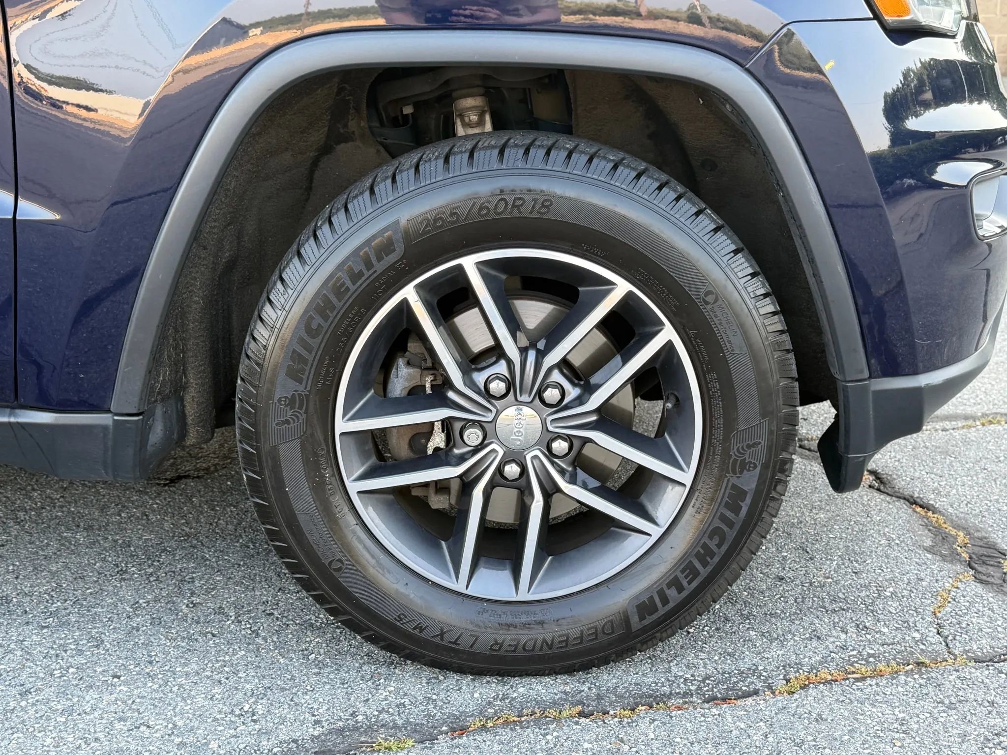 Used 2018 Jeep Grand Cherokee Limited image 36