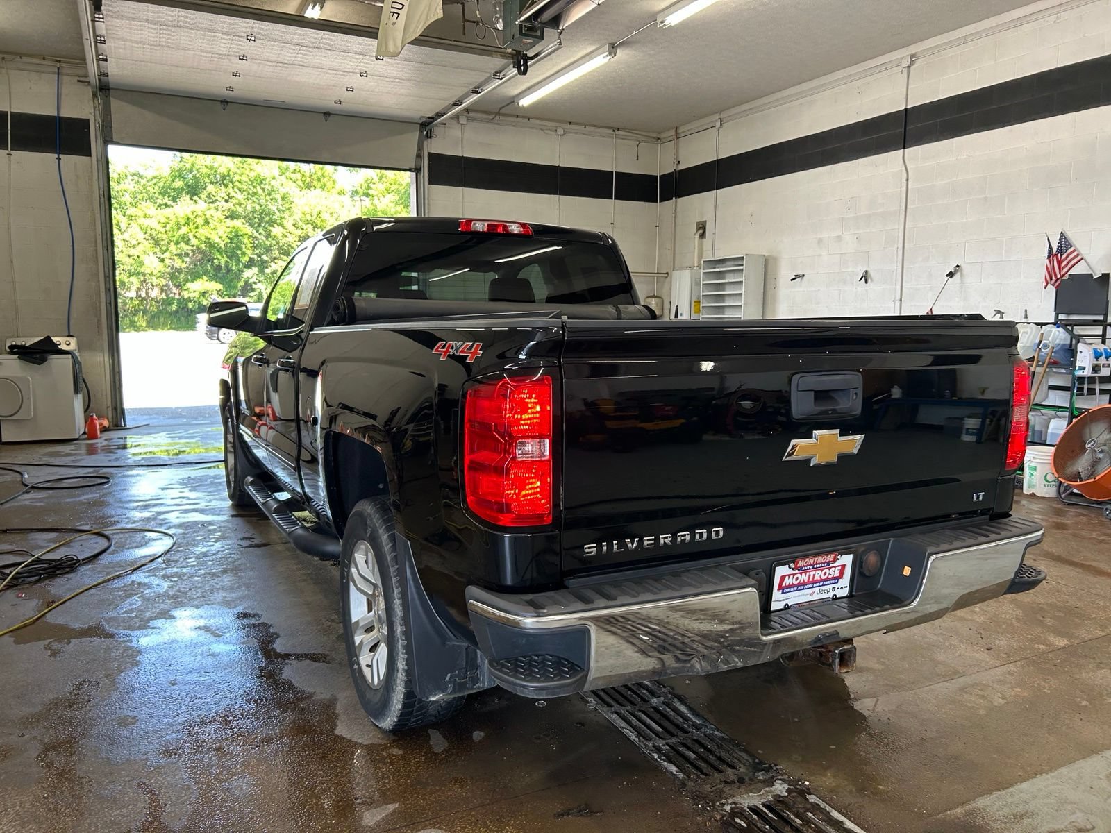 Used 2017 Chevrolet Silverado 1500 LT w/ All Star Edition AWD/4WD image 4
