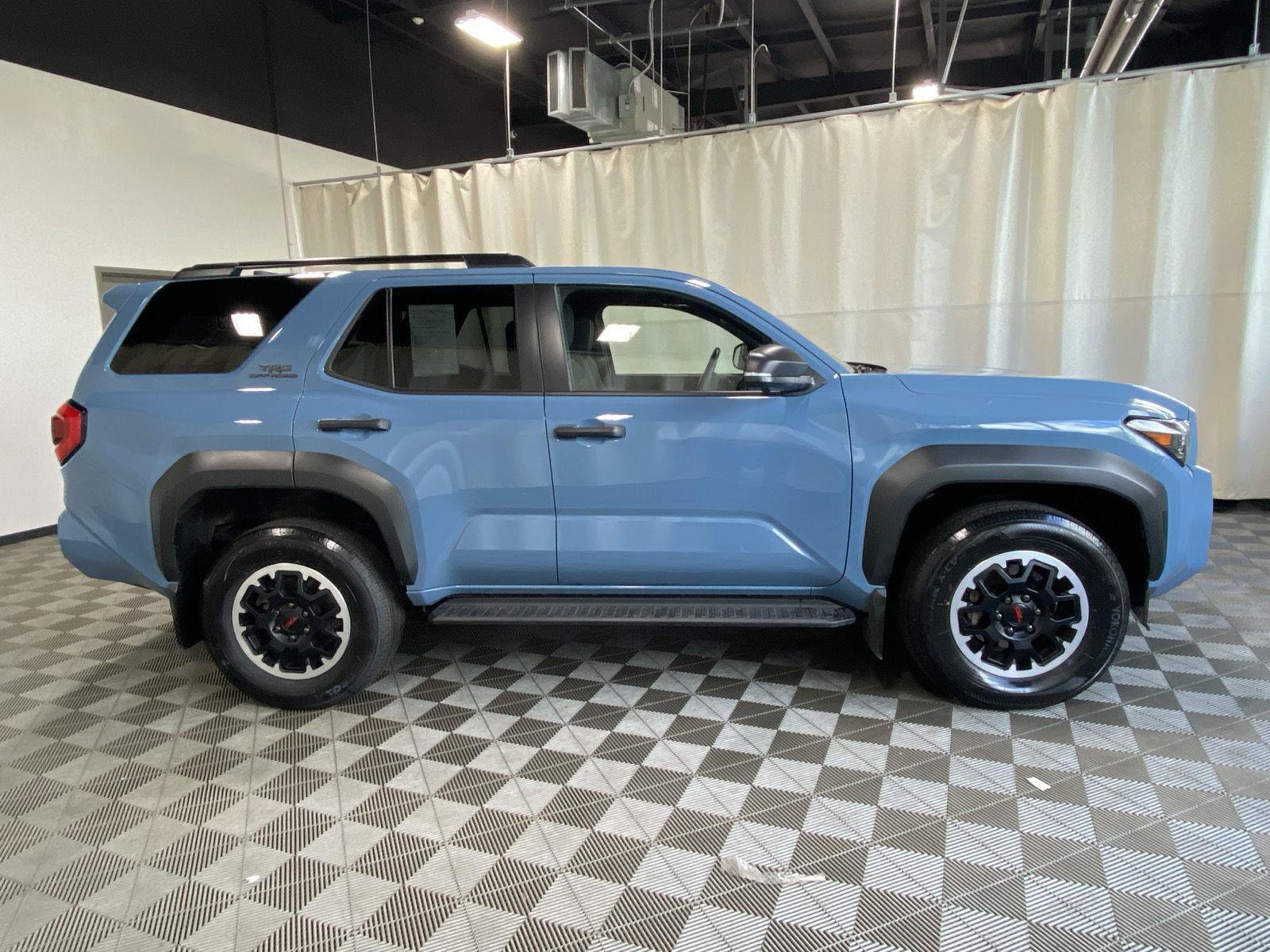 Certified 2025 Toyota 4Runner TRD Off-Road Premium AWD/4WD image 10