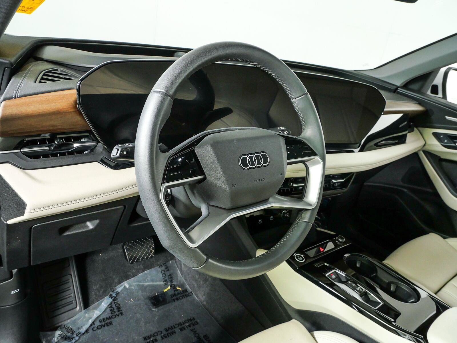 Used 2025 Audi Q6 e-tron Premium Plus w/ Premium Plus AWD/4WD image 4