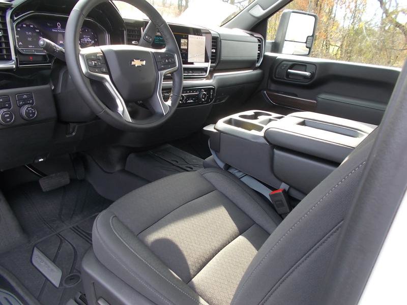 Used 2025 Chevrolet Silverado 2500 LT image 30
