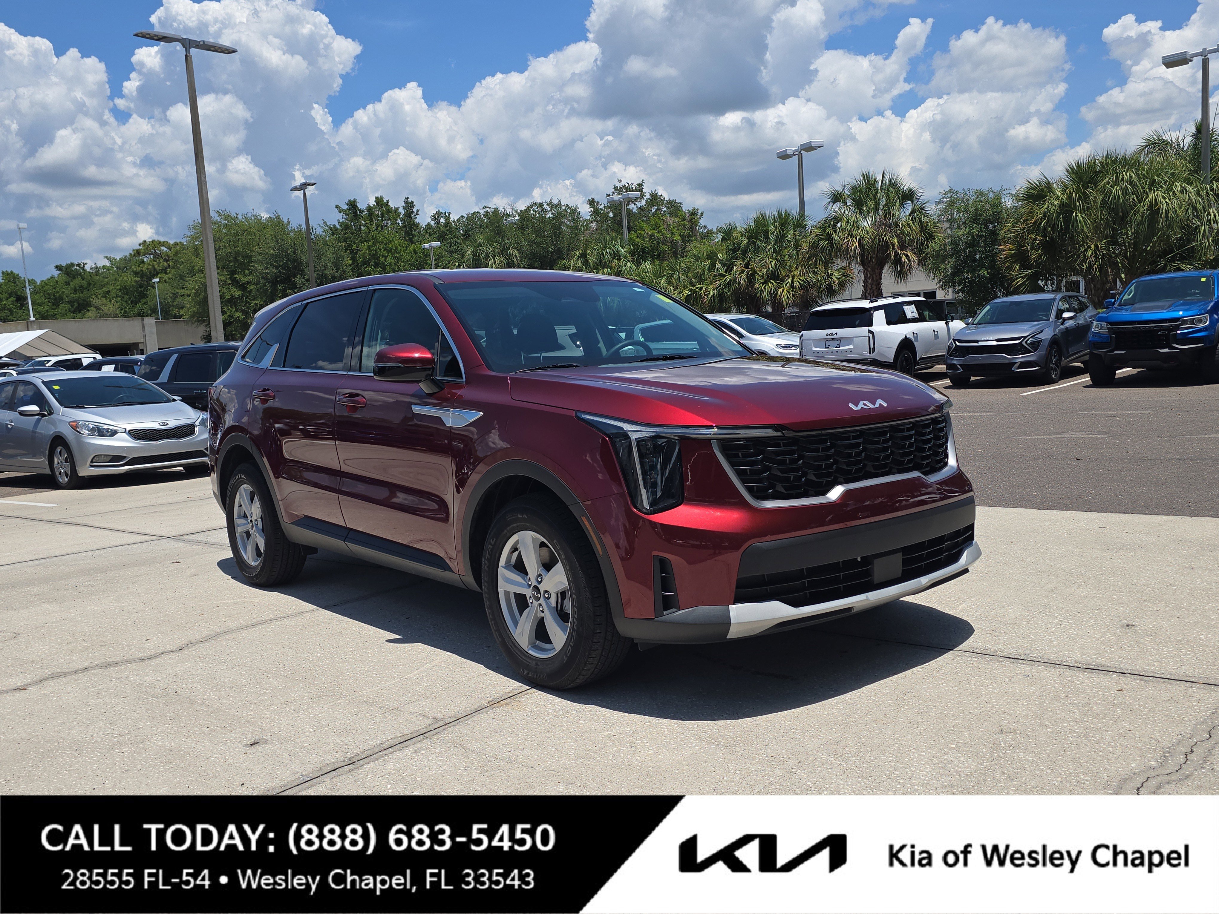 Certified 2025 Kia Sorento LX FWD image 1