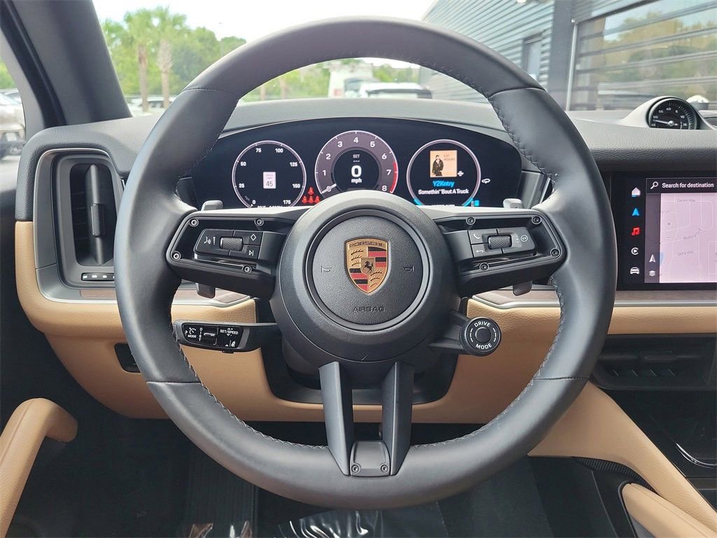 Certified 2025 Porsche Cayenne E-Hybrid image 38