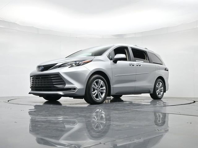 Used 2024 Toyota Sienna Platinum image 37