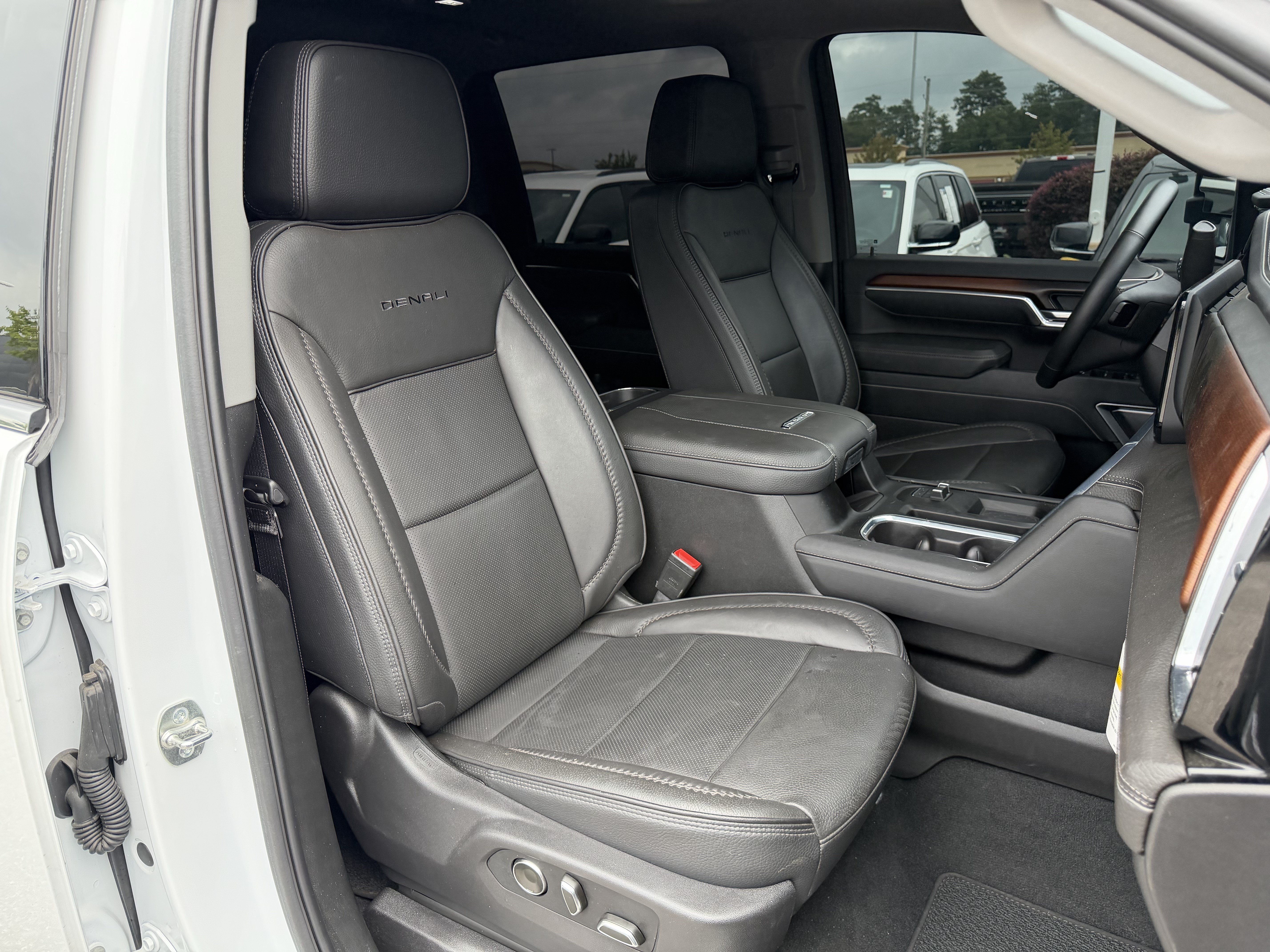 Used 2026 GMC Sierra 2500 Denali w/ Denali Reserve Package AWD/4WD image 36