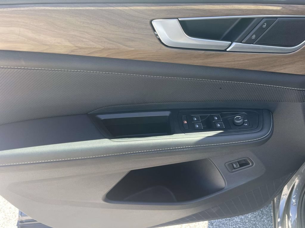 Certified 2025 Volkswagen Atlas SE FWD image 15