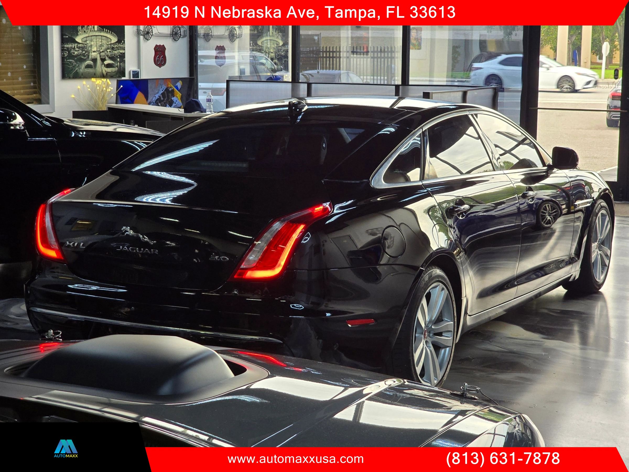 Used 2016 Jaguar XJ L Portfolio RWD image 11