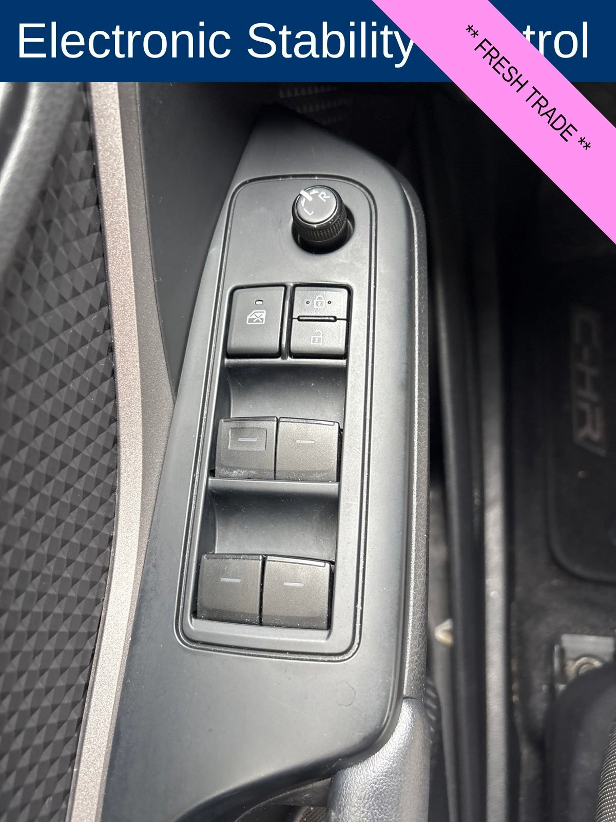 Used 2021 Toyota C-HR LE FWD image 11
