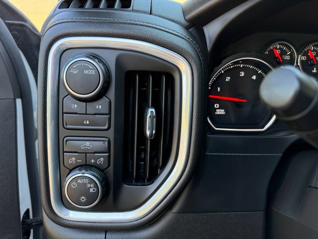 Used 2021 Chevrolet Silverado 3500 LT AWD/4WD image 19