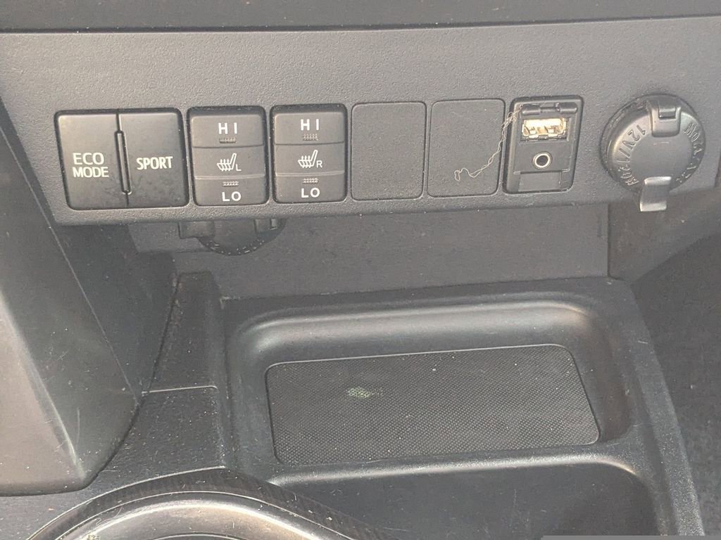 Used 2018 Toyota RAV4 SE w/ Power Extra Value Package image 24