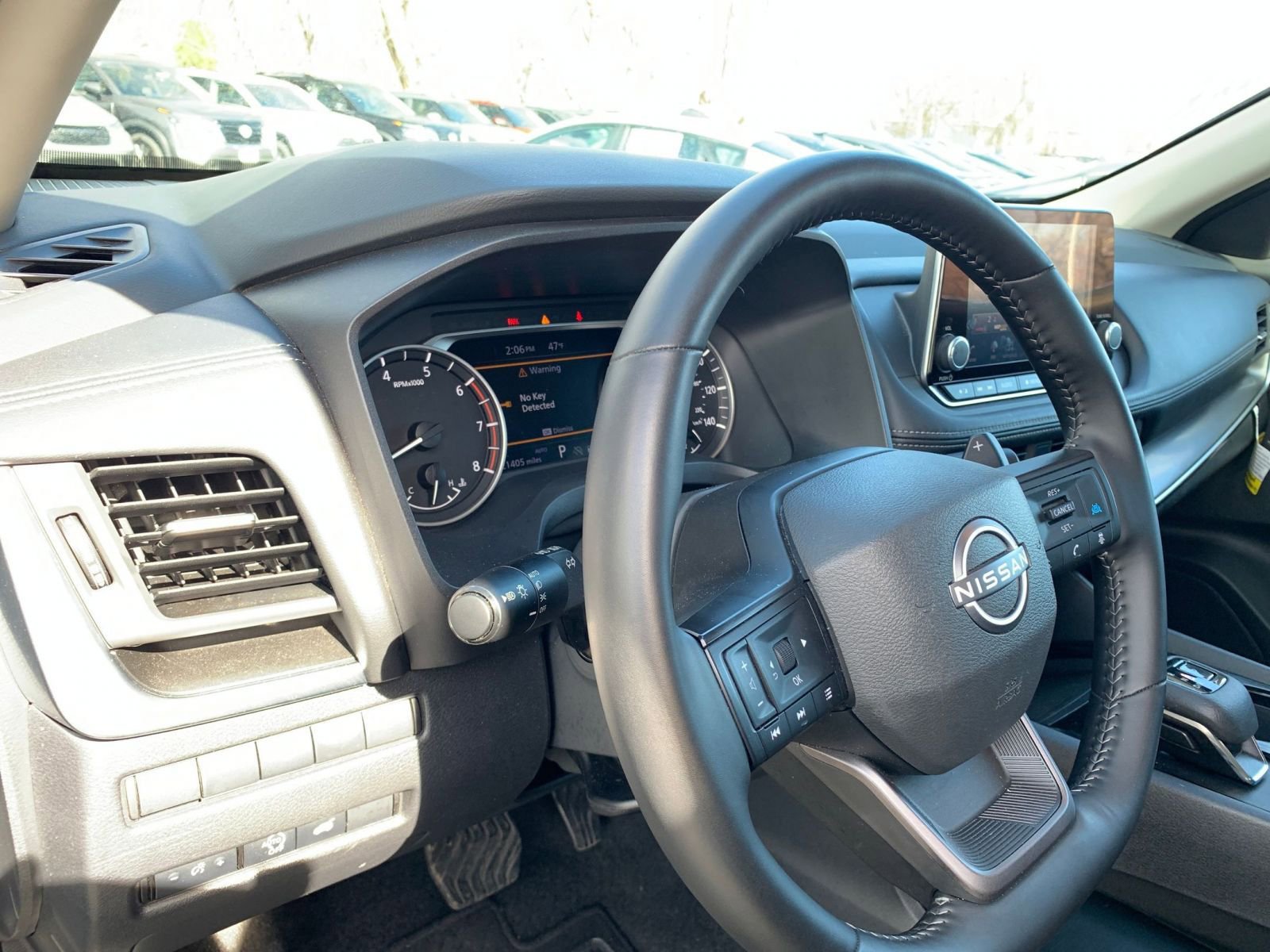 Used 2025 Nissan Rogue SV image 36