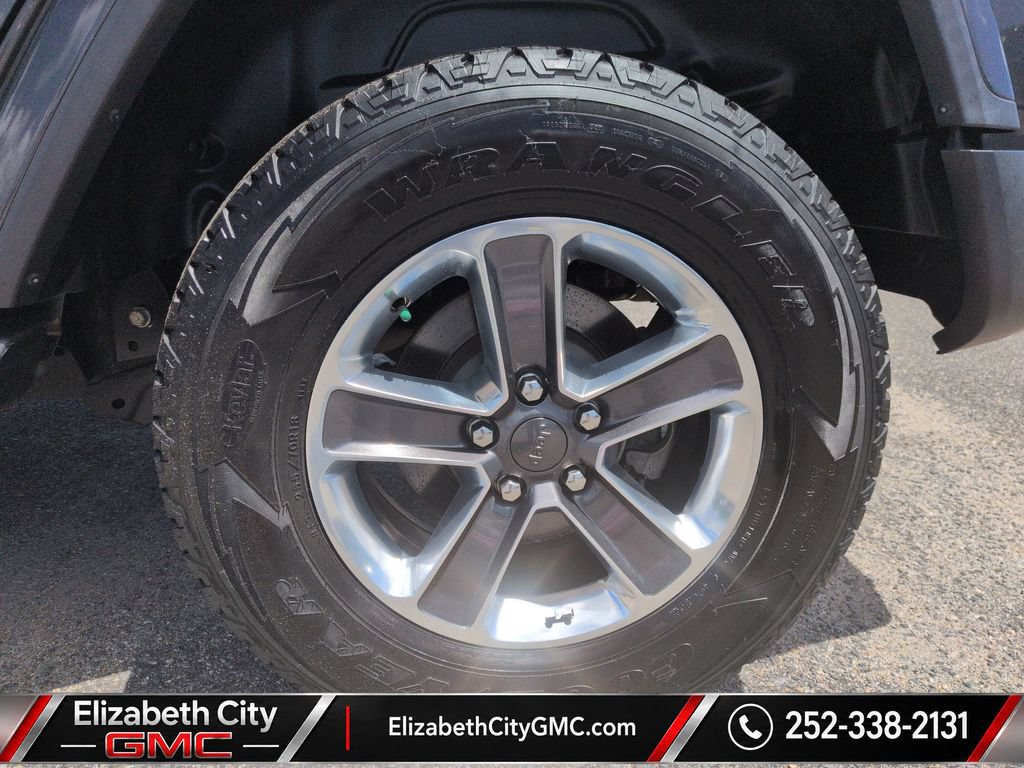 Used 2020 Jeep Wrangler Unlimited Sahara AWD/4WD image 22